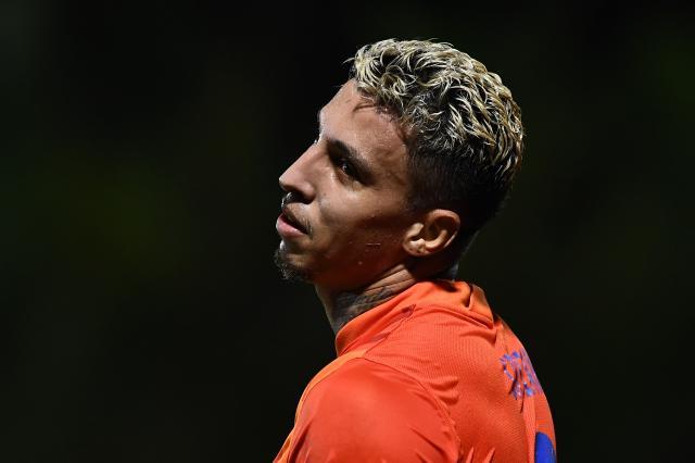 开云网站-克雷桑7场7连杀+3助攻势不可挡 成泰山争冠大腿